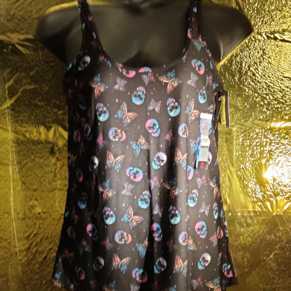Tops - Picture 2 of 7